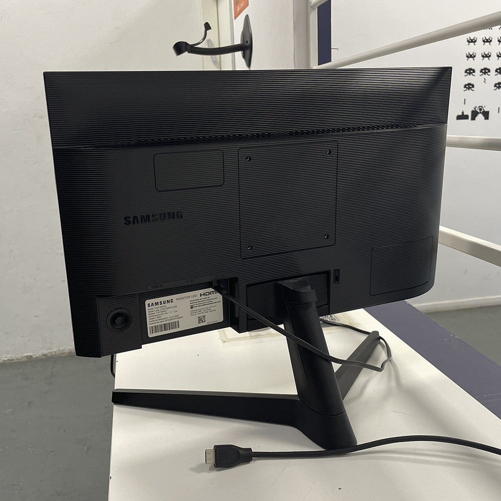 Monitor Samsung 22 T350H lf22t350fhll Outlet #02_0001_IMG_6297